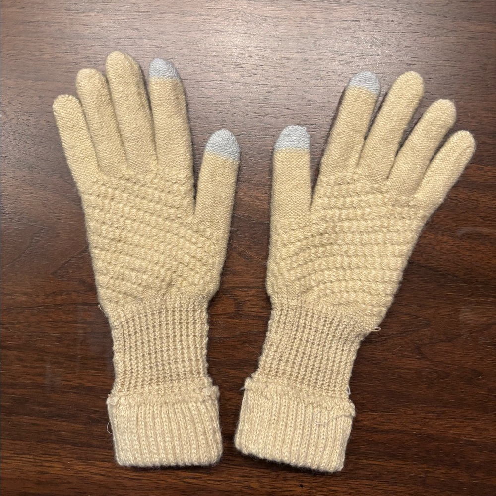 Beige Knit Touchscreen Gloves